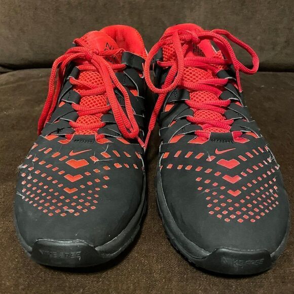 Excellent NIKE Fingertrap Trainer 5.0 Black University Red Men 10.5 US 44.5 EUR - Picture 2 of 11